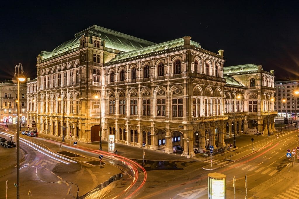 vienna state opera, night, long exposure