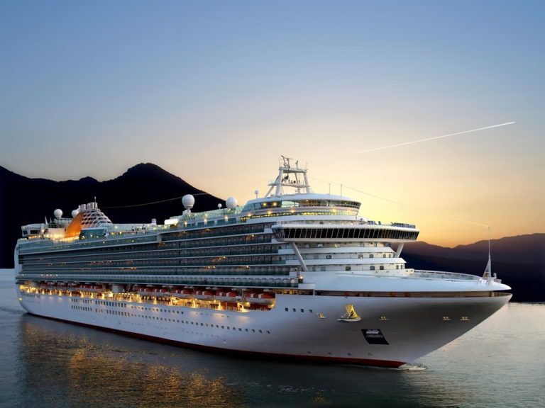 Sail in Style: Uncover the World’s Best Luxury Cruise Lines in 2023