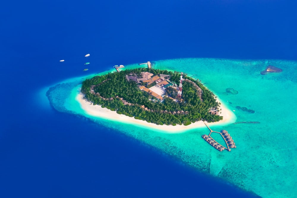 Luxury Honeymoon Getaways on a Tropical island in the Maldives — Photo