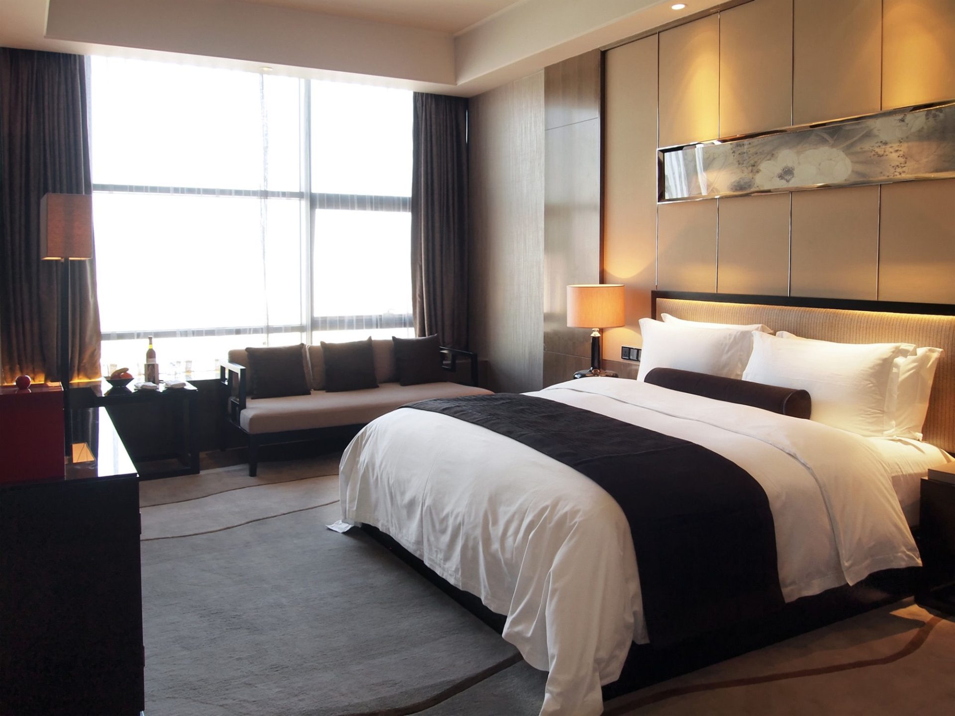 Luxurious, cozy room in a boutique hotel with elegant decor and comfortable amenities.